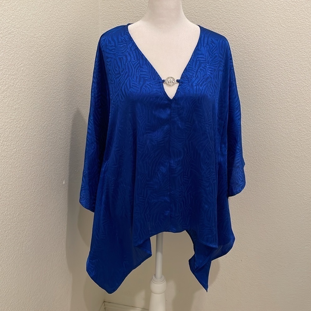 NWT Michael Kors Women's Royal Zebra Plisse Handkerchief Hem Top Size S / M BLUE